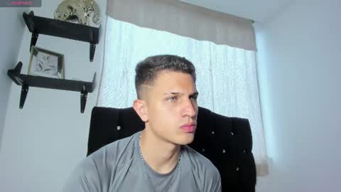 Snapshot of kevin_ahs1 chatting on June 2026 10:32:01 PM Kevin Ahs online show from June 2026 10:32:01 PM