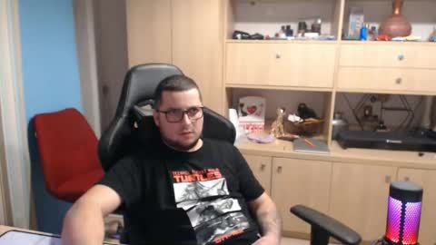 Kevinn online show from October 2025 08:35:01 PM