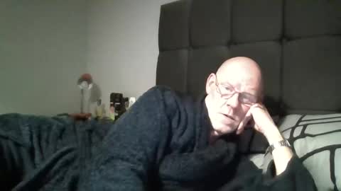 kevlooking4sez online show from January 2025 12:20:01 AM