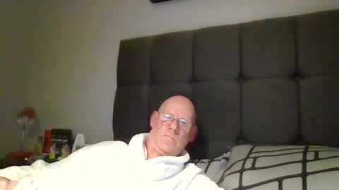 kevlooking4sez online show from March 2025 01:16:02 AM