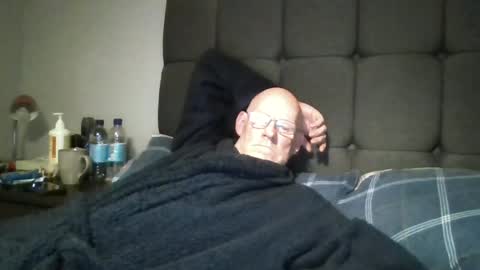 kevlooking4sez online show from July 2026 11:55:01 PM