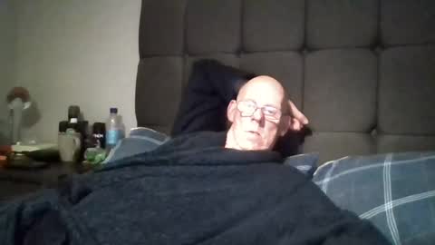 kevlooking4sez online show from July 2026 11:44:01 PM