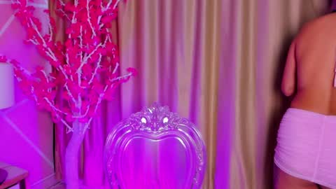 Keyla noa online show from July 2026 11:30:02 AM