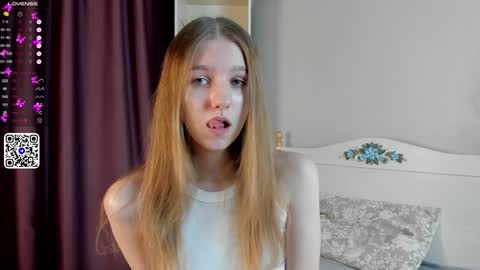 Snapshot of keylalong chatting on January 2025 03:13:02 PM Hi Im Mary Glad to see you in my room PVT is open online show from January 2025 03:13:02 PM
