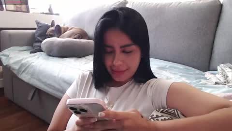 Snapshot of keyn_laurent_ chatting on May 2026 04:26:02 PM Laura online show from May 2026 04:26:02 PM