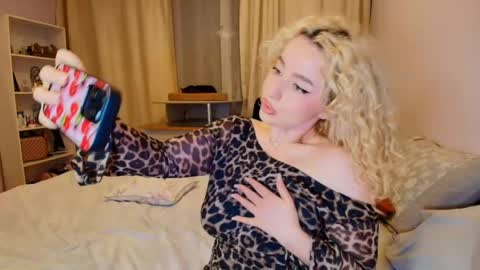 Khaleesi online show from April 2026 05:17:01 PM