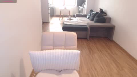 Snapshot of khloe_star chatting on January 2025 01:04:01 PM Khloe online show from January 2025 01:04:01 PM