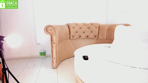 Snapshot of khloeblake chatting on January 2025 10:40:01 AM Khloe online show from January 2025 10:40:01 AM