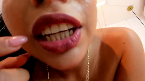 Snapshot of khloeblake chatting on March 2025 09:51:01 AM Khloe online show from March 2025 09:51:01 AM