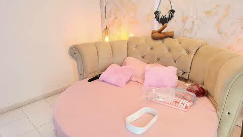 Snapshot of khloeblake chatting on October 2025 05:28:01 AM Khloe online show from October 2025 05:28:01 AM