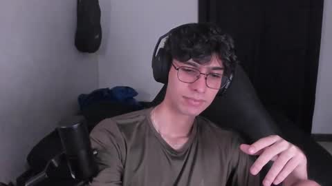 khozler_ online show from September 2025 12:37:02 AM