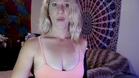 KELLYWILDNNOUT online show from September 2025 05:48:01 PM