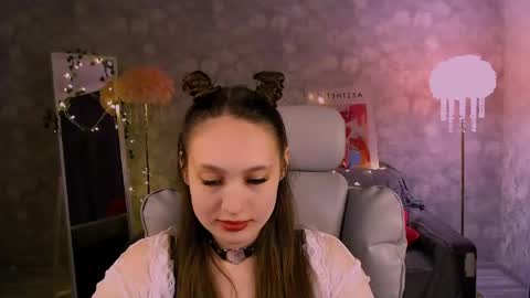 Kiana online show from May 2026 08:03:01 PM