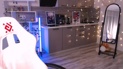 Kiana online show from May 2026 08:50:01 PM