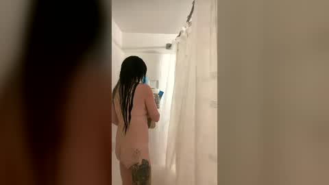 kiannaluv online show from July 2026 12:33:01 PM