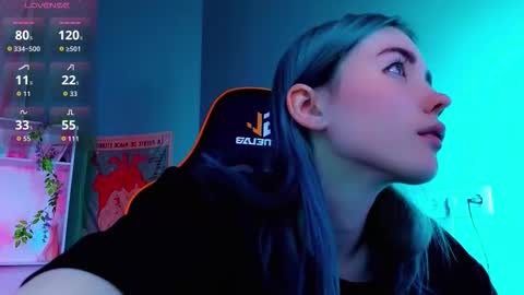 Kira online show from September 2025 08:55:02 PM