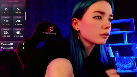 Kira online show from October 2025 10:18:02 PM