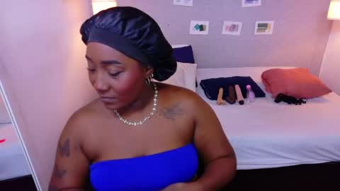 Snapshot of kiara_evanss chatting on May 2026 02:06:01 AM Kiara online show from May 2026 02:06:01 AM