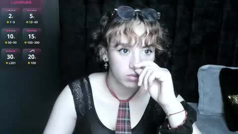 Snapshot of kiara_fox__ chatting on December 2025 01:06:01 PM KIARA FOX online show from December 2025 01:06:01 PM