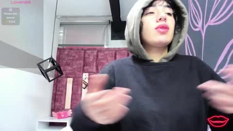 Snapshot of kiara_fox__ chatting on February 2026 12:10:02 PM KIARA FOX online show from February 2026 12:10:02 PM