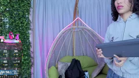 Kiara Zahiri online show from October 2025 11:00:01 AM