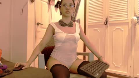 kiaralenon online show from July 2026 10:16:02 PM