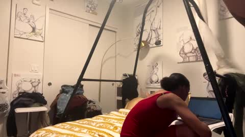 Snapshot of kibrombariu45 chatting on January 2025 11:37:01 AM HunneysPlayRoom online show from January 2025 11:37:01 AM