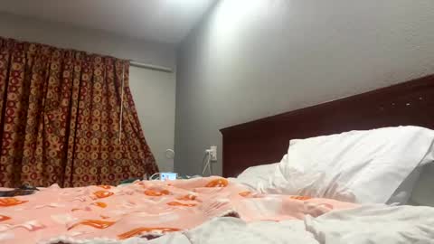 Snapshot of kibrombariu45 chatting on September 2025 10:17:01 AM HunneysPlayRoom online show from September 2025 10:17:01 AM