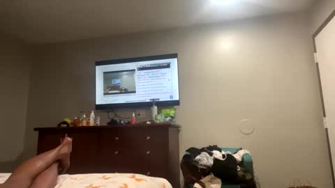 Snapshot of kibrombariu45 chatting on October 2025 01:04:02 PM HunneysPlayRoom online show from October 2025 01:04:02 PM