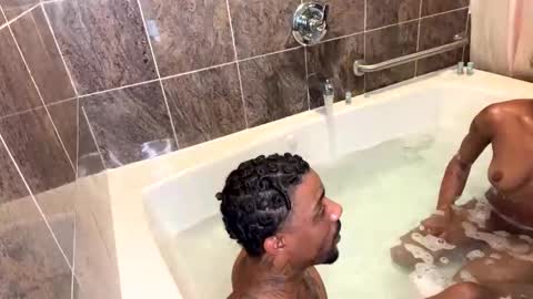 Snapshot of kibrombariu45 chatting on January 2026 11:30:02 PM HunneysPlayRoom online show from January 2026 11:30:02 PM