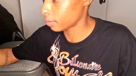 Snapshot of kibrombariu45 chatting on February 2026 09:15:01 AM HunneysPlayRoom online show from February 2026 09:15:01 AM