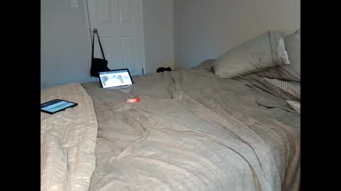 Snapshot of kibrombariu45 chatting on February 2026 08:05:02 AM HunneysPlayRoom online show from February 2026 08:05:02 AM