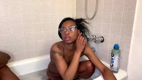 Snapshot of kibrombariu45 chatting on February 2026 11:42:02 AM HunneysPlayRoom online show from February 2026 11:42:02 AM