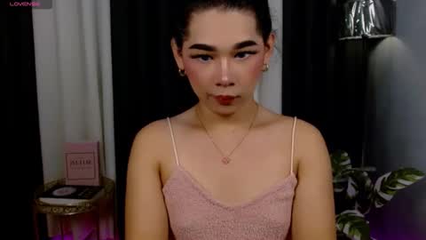 Im Mia online show from September 2025 11:59:02 PM