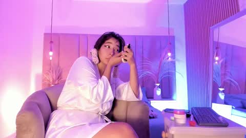 Snapshot of kiiimthompson chatting on March 2025 01:04:01 PM Kim Thompson online show from March 2025 01:04:01 PM