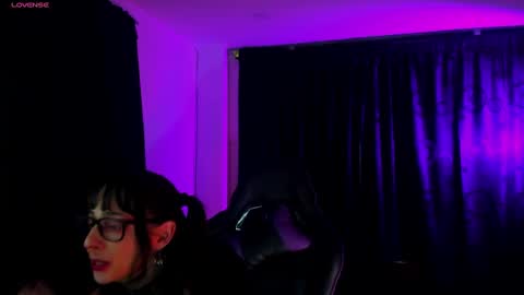 Snapshot of kiizzukyuwu chatting on December 2024 03:49:01 AM Kizuky online show from December 2024 03:49:01 AM