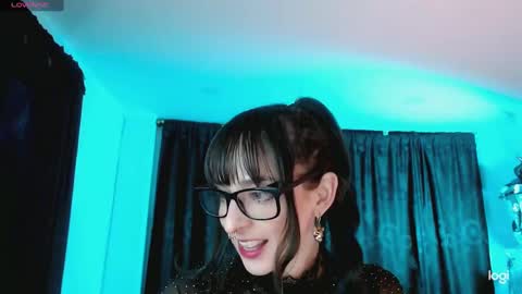 Snapshot of kiizzukyuwu chatting on February 2025 11:40:02 AM Kizuky online show from February 2025 11:40:02 AM