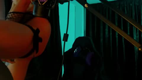 Snapshot of kiizzukyuwu chatting on February 2025 04:14:02 AM Kizuky online show from February 2025 04:14:02 AM