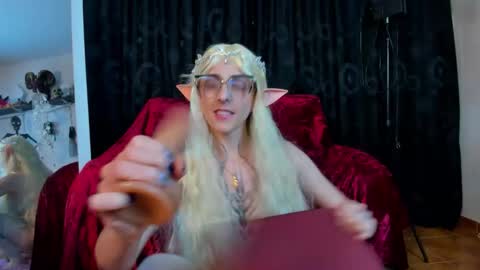 Snapshot of kiizzukyuwu chatting on November 2025 01:40:01 AM Kizuky online show from November 2025 01:40:01 AM