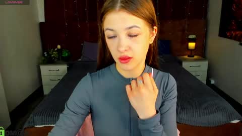 Kiki online show from May 2026 01:02:02 AM