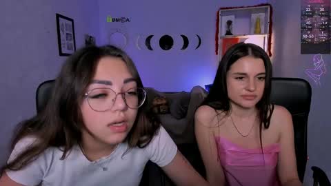 kiki_swan online show from May 2026 10:48:01 PM