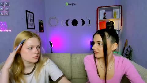 kiki_swan online show from May 2026 07:12:01 PM