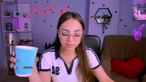 kiki_swan online show from May 2026 05:49:01 AM