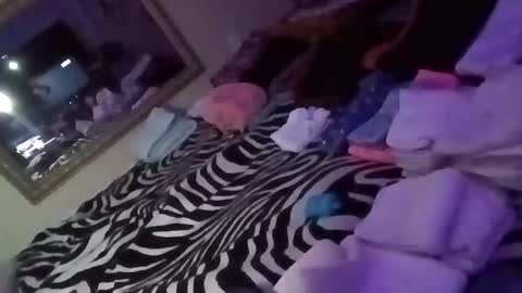 kikilovespartylights online show from December 2024 12:12:01 PM