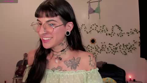 Bella online show from April 2026 10:34:02 PM