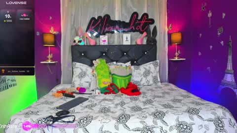 Snapshot of kilian_hot chatting on December 2024 09:00:01 AM Kilian online show from December 2024 09:00:01 AM