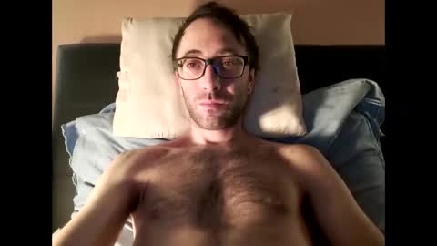 Snapshot of killua1993 chatting on November 2025 06:12:01 PM kingstoned online show from November 2025 06:12:01 PM