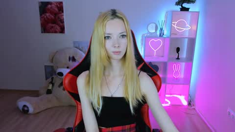 kim_boyd online show from January 2025 04:45:01 PM