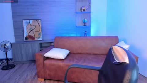 Snapshot of kim_brown_ chatting on February 2025 12:27:01 PM Kim online show from February 2025 12:27:01 PM