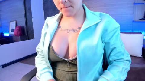 Snapshot of kim_brown_ chatting on October 2025 10:46:02 AM Kim online show from October 2025 10:46:02 AM